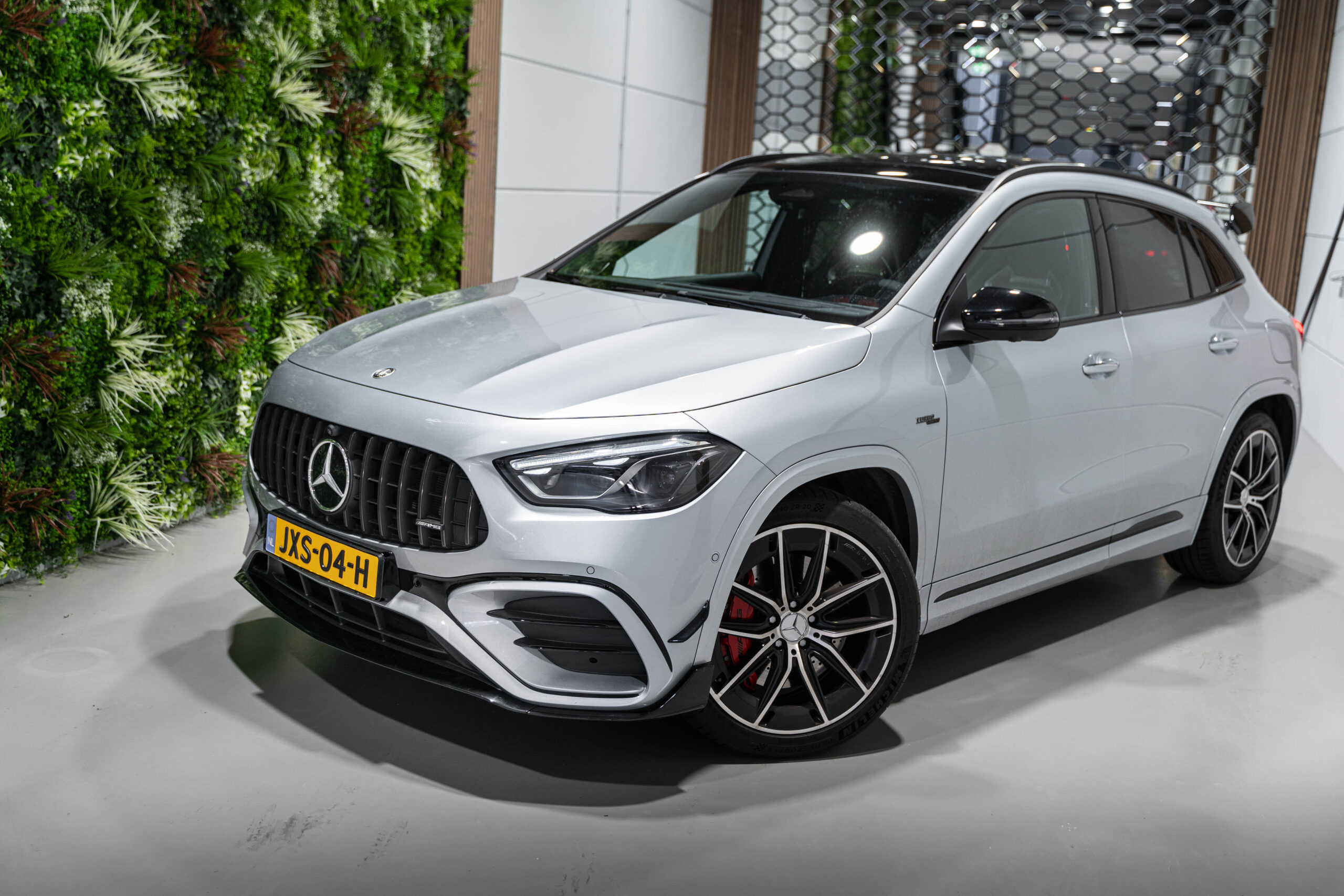 Mercedes-Benz AMG GLA 45S 4M+ - foto 3