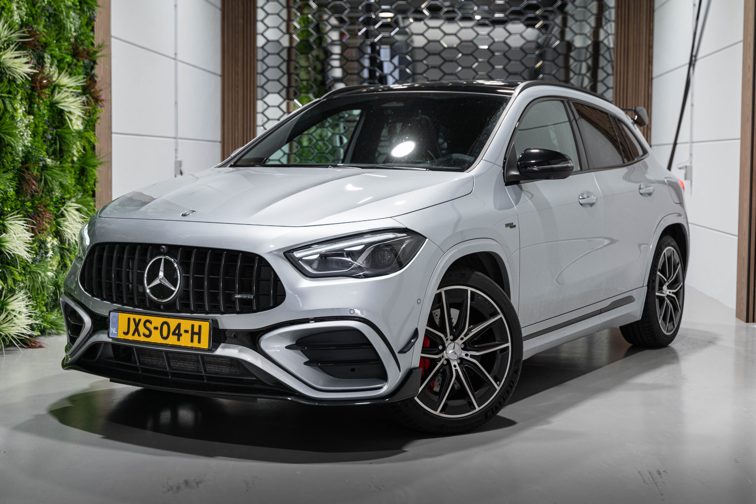 Mercedes-Benz AMG GLA 45S 4M+ - foto 4