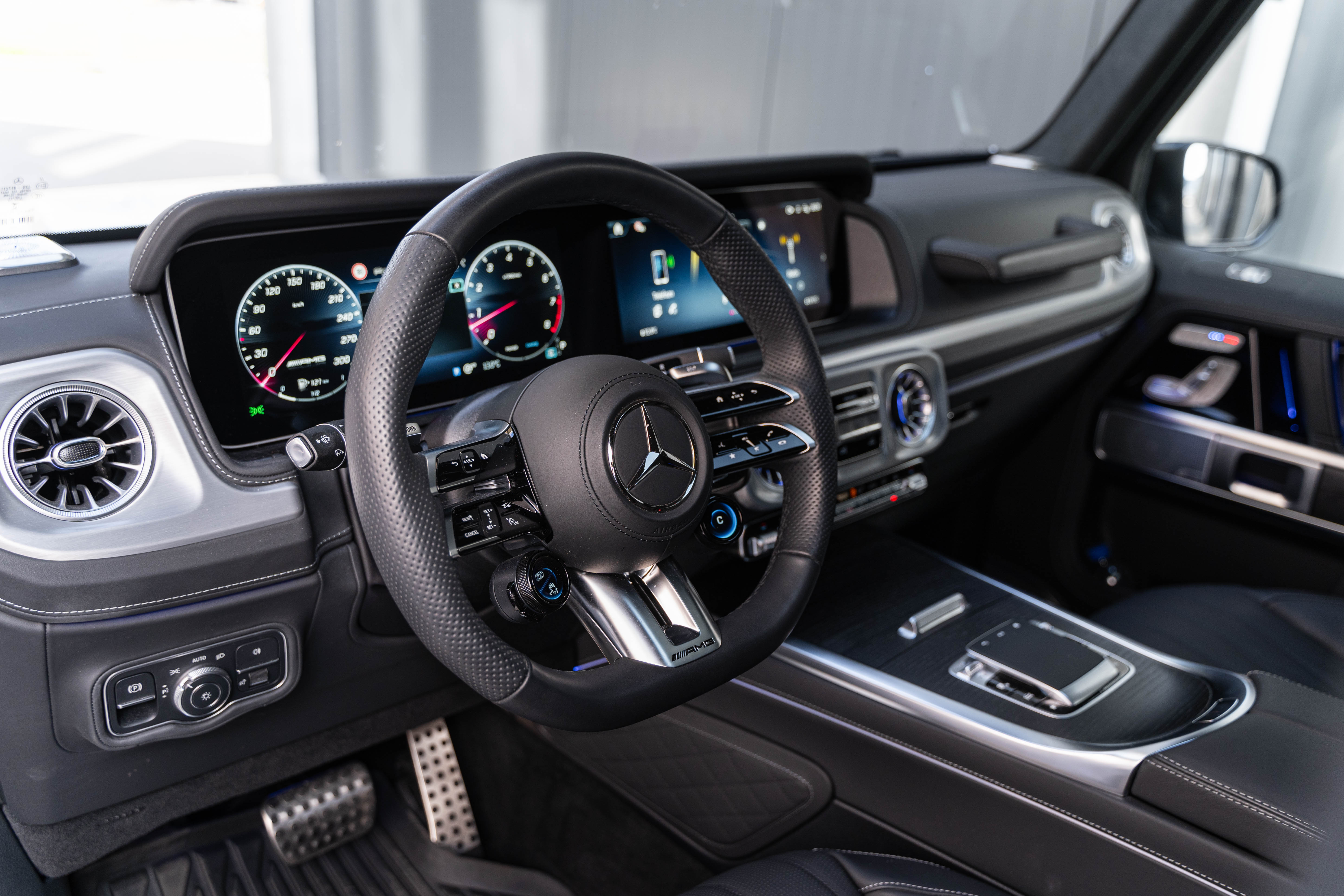 Mercedes-Benz AMG G63 - foto 13